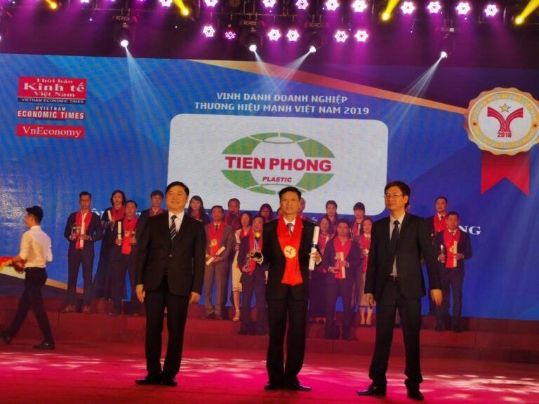Ngày 06/04/2019, tại Hà Nội, Công ty Cổ phần Nhựa Thiếu niên Tiền Phong đã vinh dự đón nhận danh hiệu Thương hiệu Mạnh Việt Nam năm 2018 do Thời báo Kinh tế Việt Nam (VnEconomy.vn) chủ trì tổ chức.