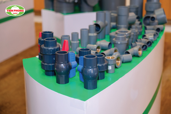trưng bày ống nhựa PVC-U