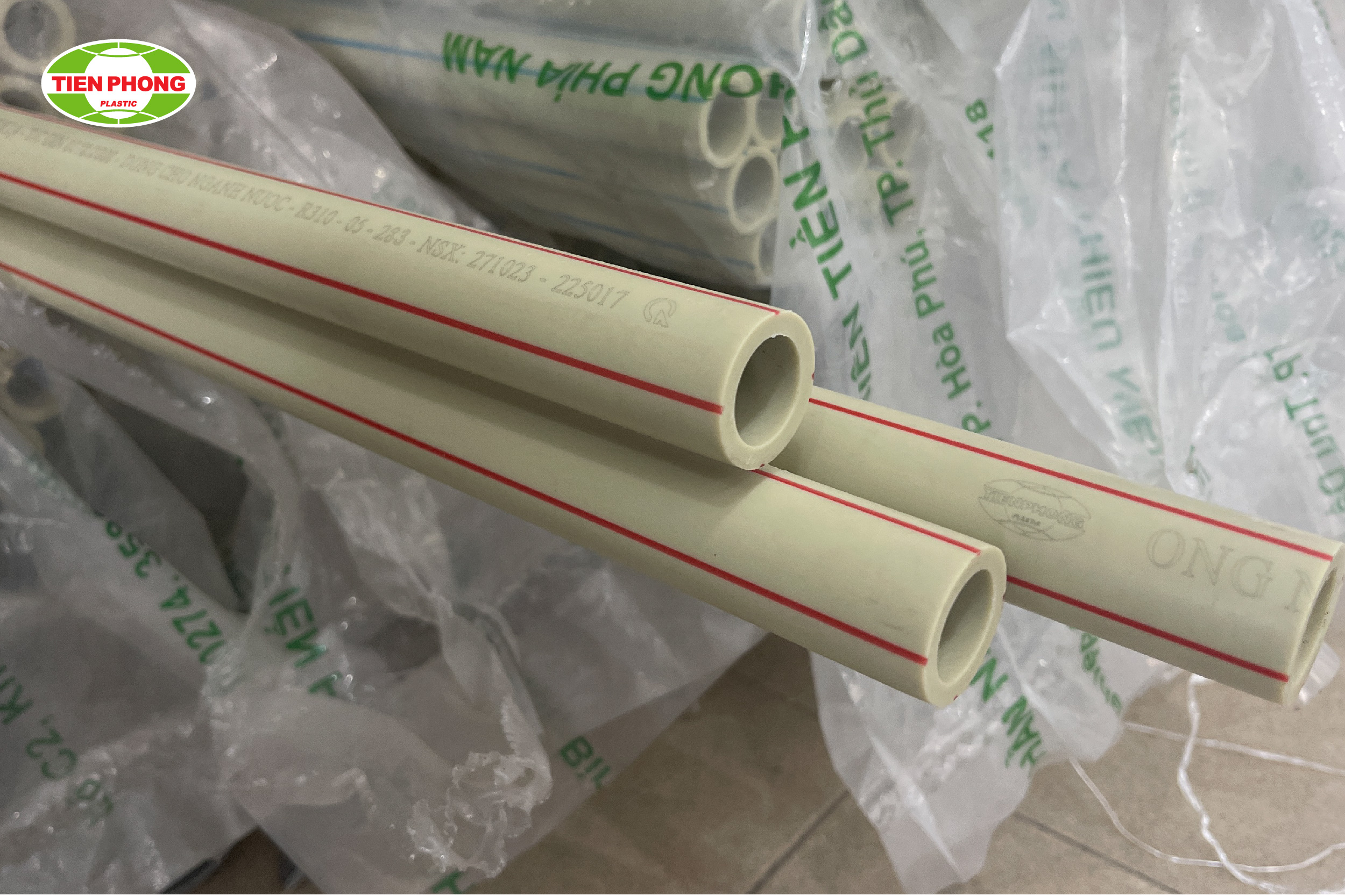 Bề mặt ống nhựa PP-R