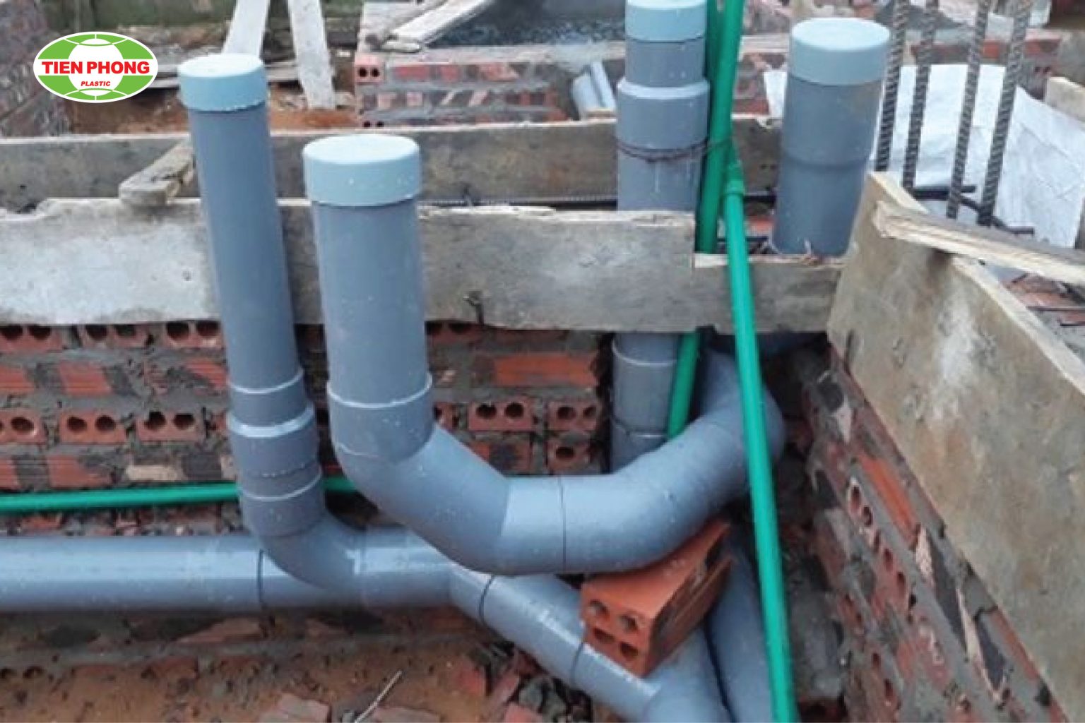 cách đặt ống hầm cầu