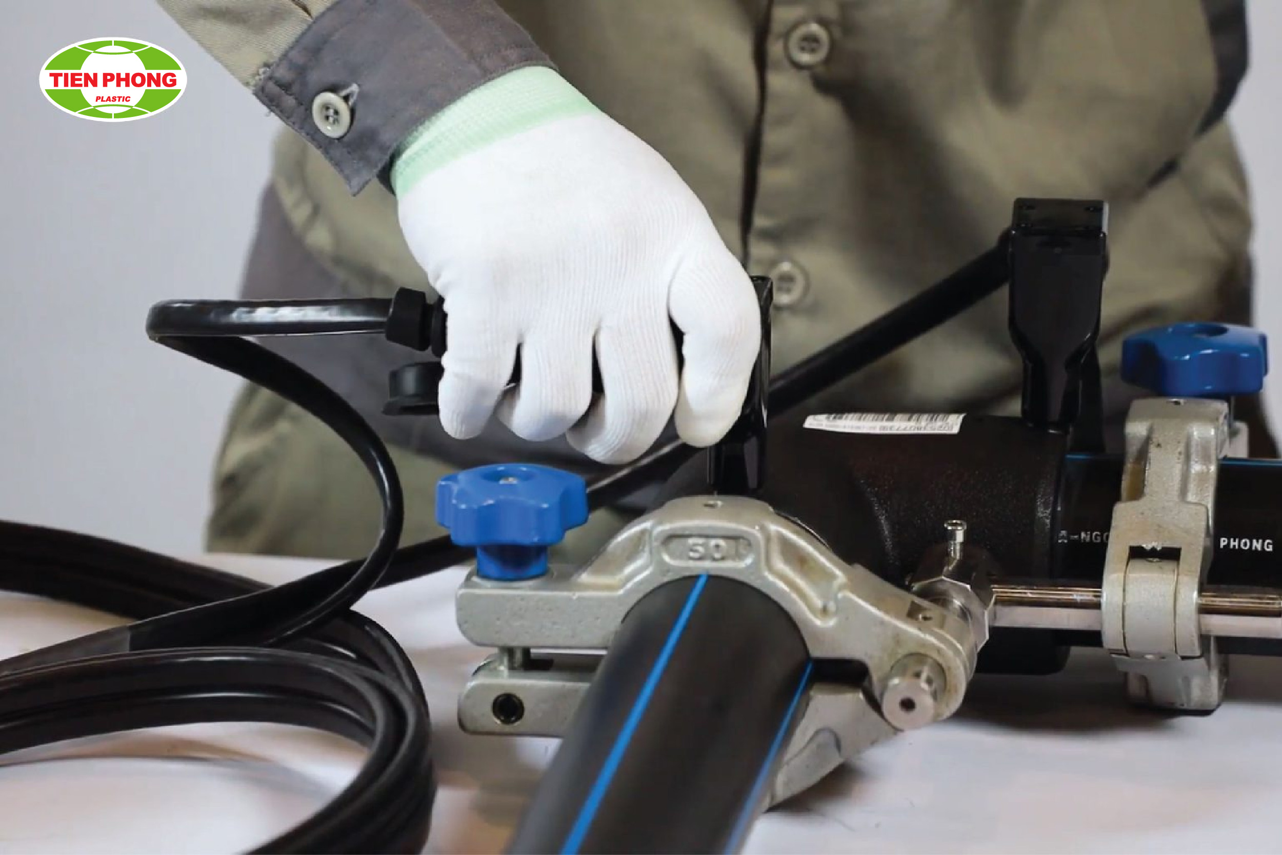 Hàn nhiệt nối ống chữ T HDPE Tiền Phong
