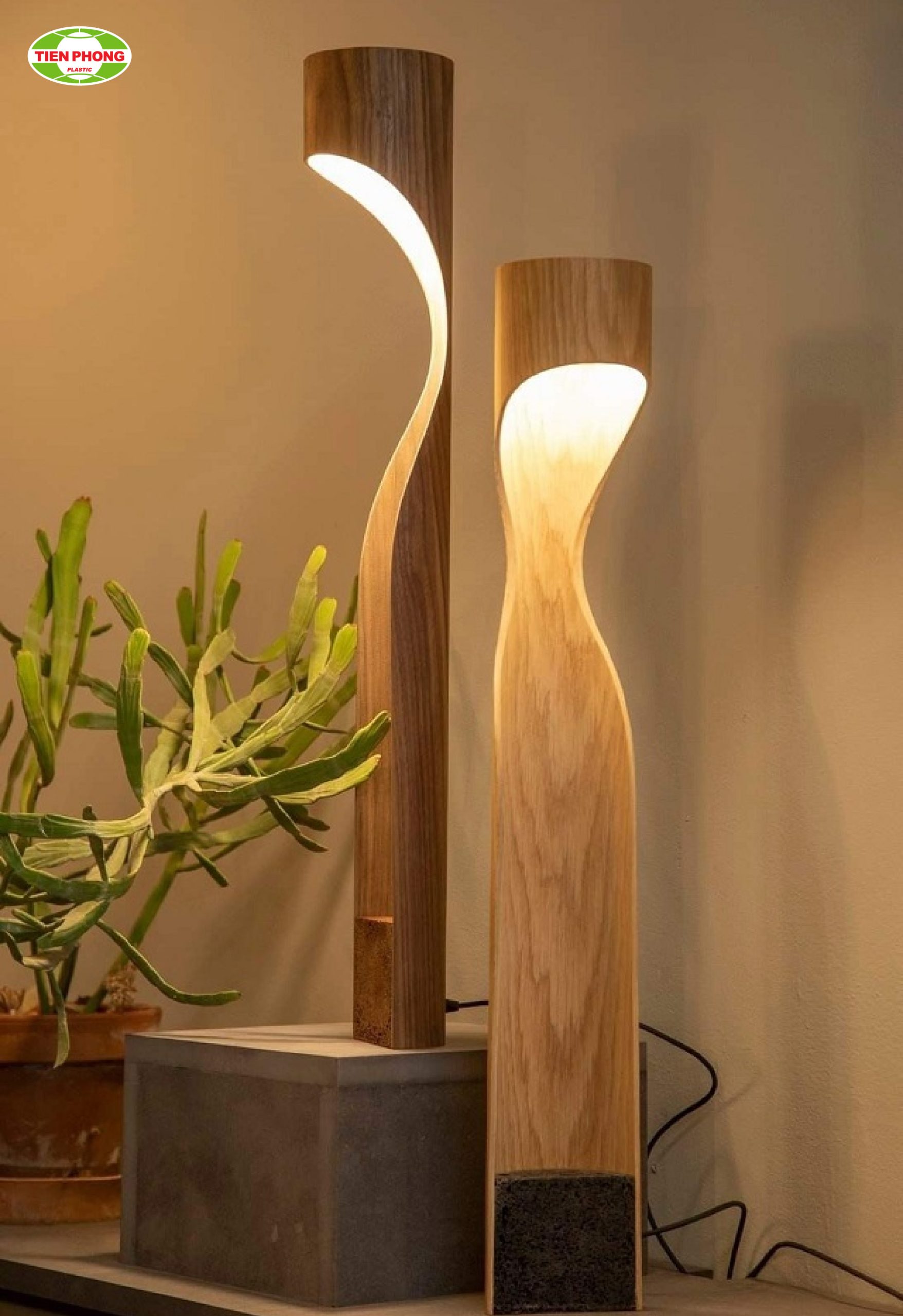 Kiểu đèn ống nhựa PVC đứng đơn giản