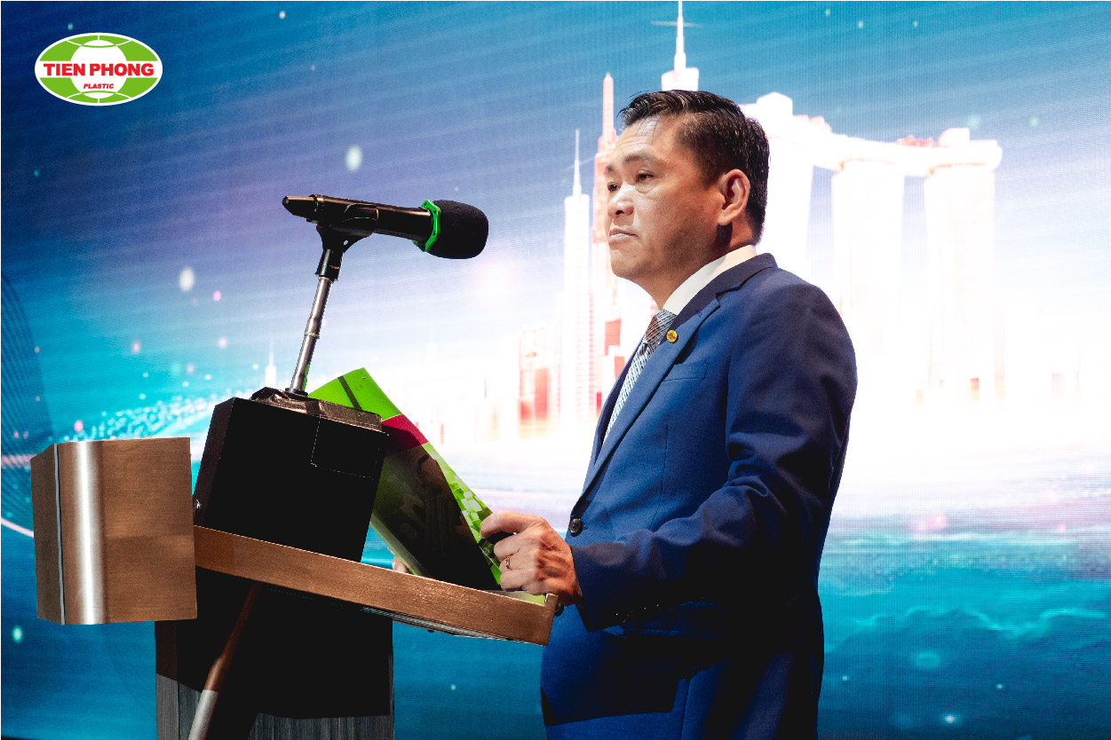 Ông Hồ Phi Hải – Phó Chủ tịch HĐQT, Tổng Giám đốc Công ty Cổ phần Nhựa Thiếu niên Tiền Phong phía Nam phát biểu tại buổi lễ