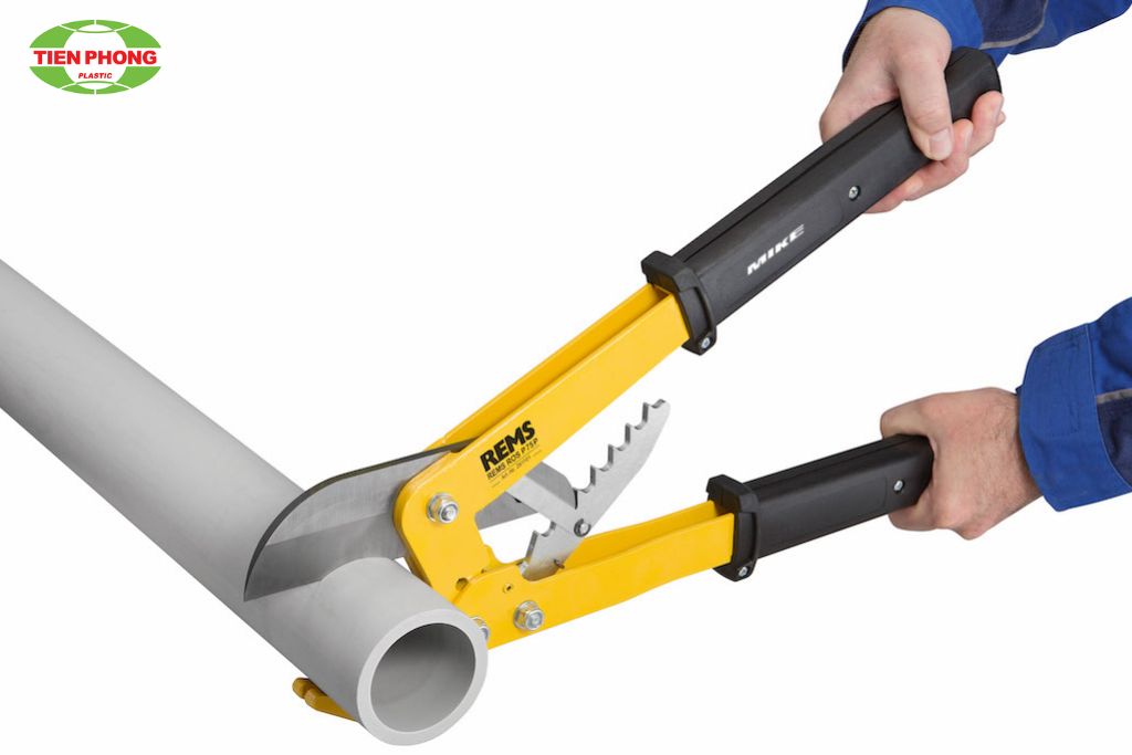 kéo cắt ống nhựa 