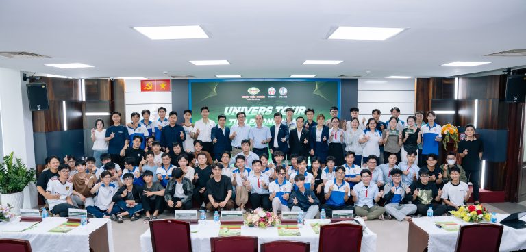 Univers Tour Tiền Phong Nam