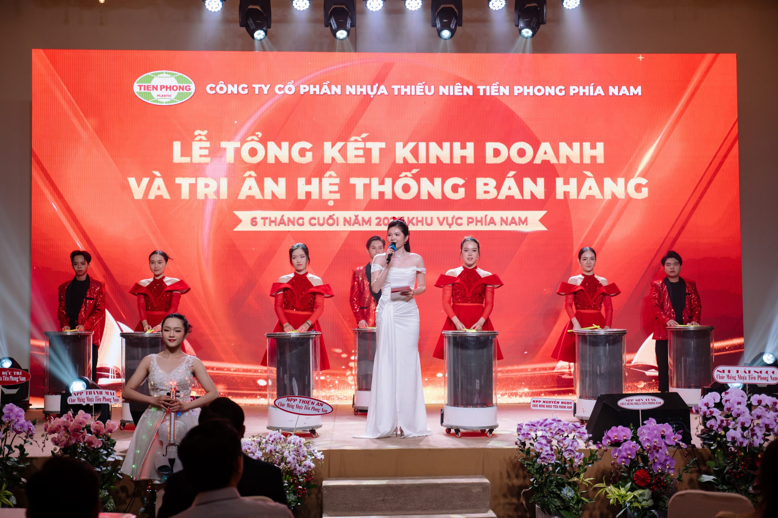 Không chỉ là dịp tổng kết và vinh danh thành tích, sự kiện còn ghi dấu chiến lược phát triển bền vững dựa trên sự gắn kết chặt chẽ giữa doanh nghiệp và hệ thống phân phối
