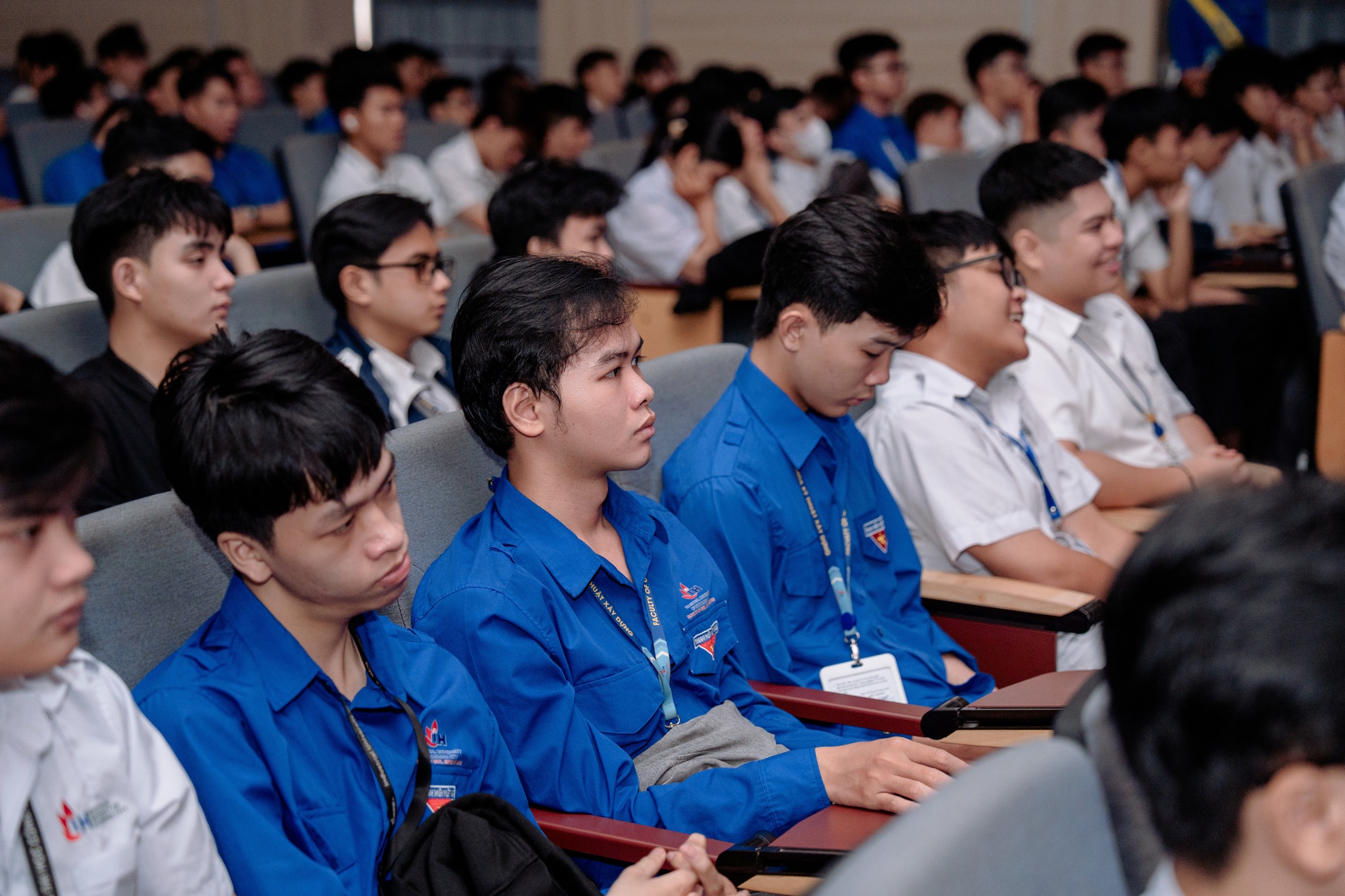 Sự kiện thu hút hơn 200 sinh viên Khoa Kỹ thuật Xây dựng tham gia, tạo nên bầu không khí học thuật sôi nổi