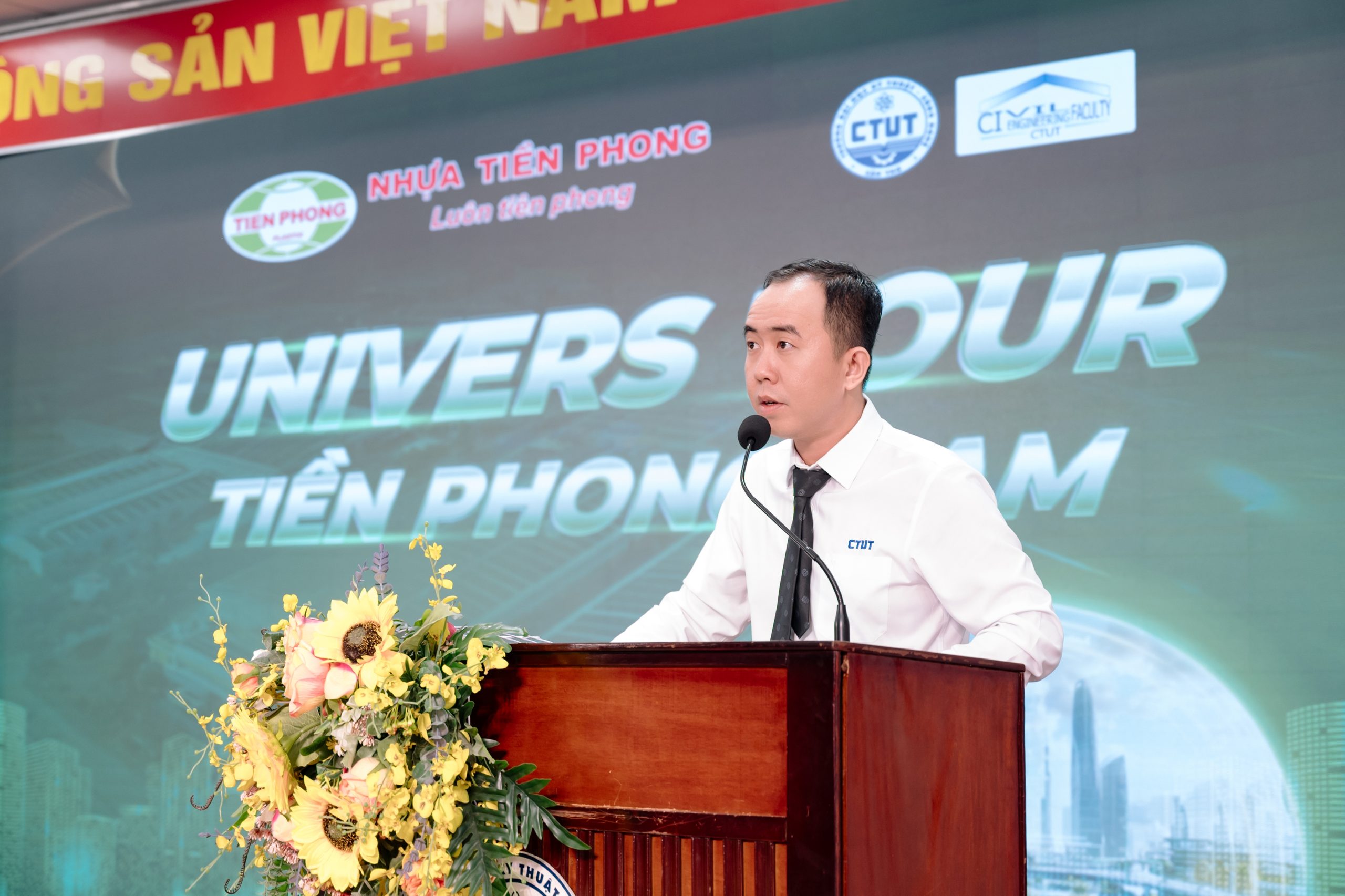Đại diện Khoa Kỹ thuật Xây dựng - Đại học Kỹ thuật - Công nghệ Cần Thơ, ThS. Hồ Quang Vinh nhấn mạnh ý nghĩa của các hoạt động giao lưu chuyên môn và trải nghiệm thực tế đối với sinh viên ngành xây dựng.