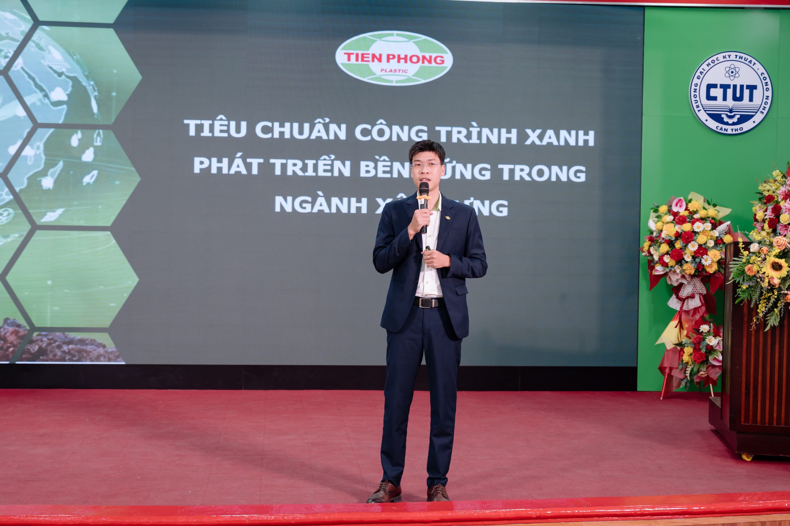 Những nội dung thực tiễn xoay quanh tiêu chuẩn công trình xanh và lựa chọn vật liệu bền vững đã tạo nên không khí học thuật sôi nổi tại workshop.