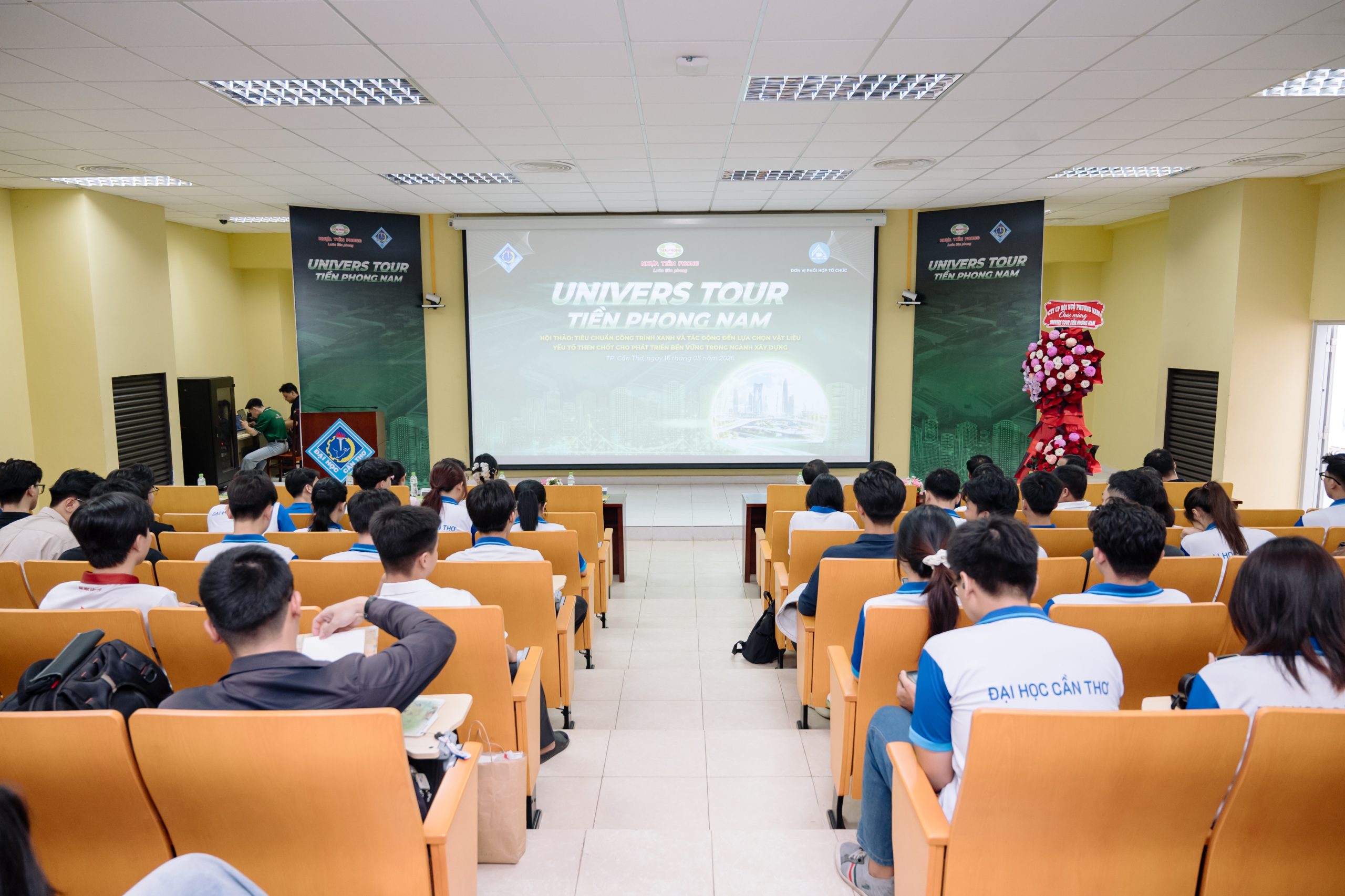 Chương trình thu hút đông đảo sinh viên tham gia, lan tỏa tinh thần học tập chủ động và kết nối thực tiễn ngành xây dựng đến cộng đồng sinh viên trẻ.