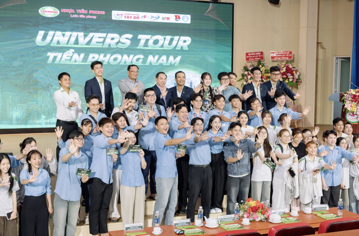 Univers Tour Tiền Phong Nam đã chính thức có mặt tại Trường Đại học Tây Đô
