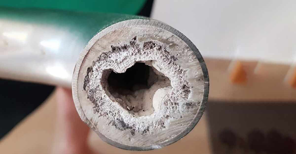 Bề mặt trong của ống cần hạn chế bám cặn