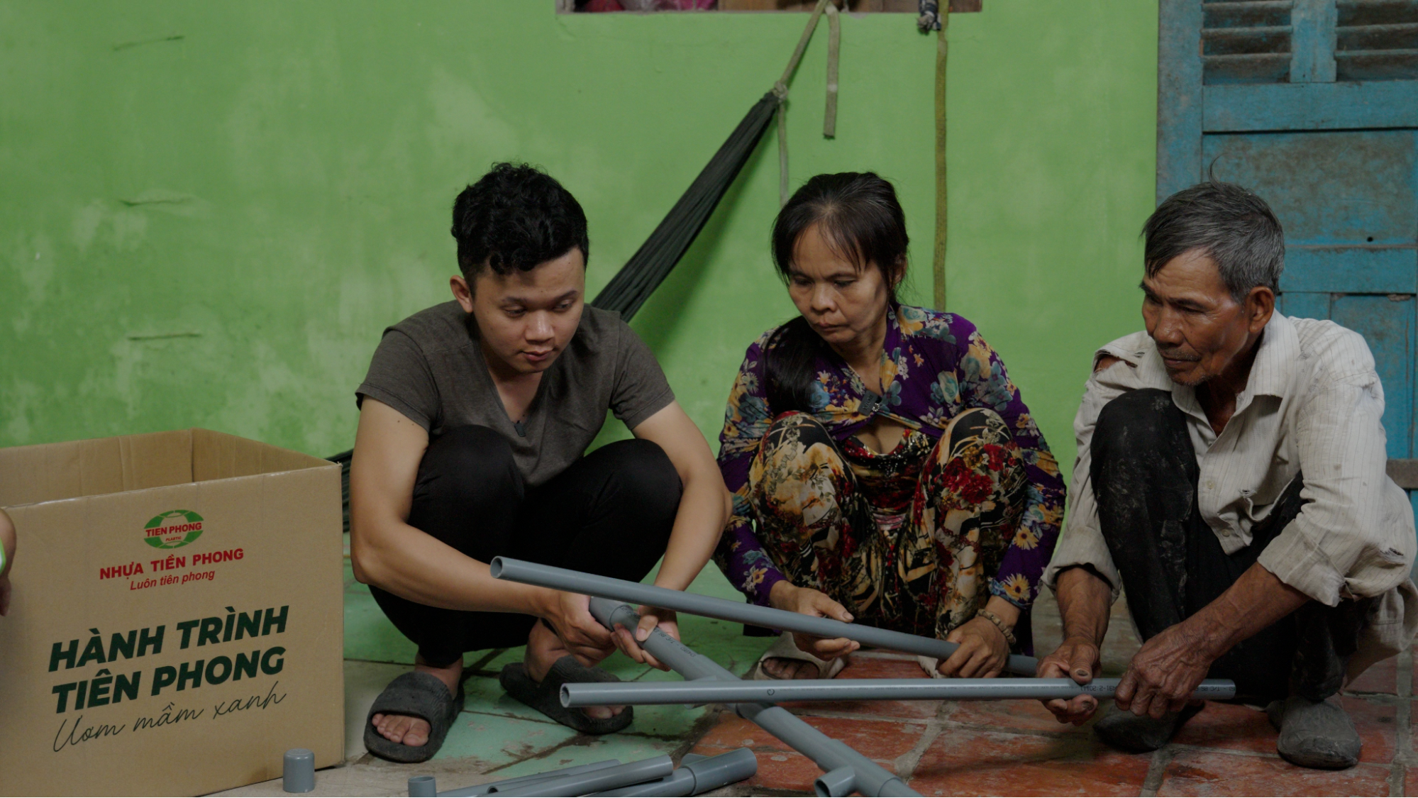 Sự đồng hành của mẹ và ông ngoại trở thành nguồn động viên để Lê Văn Minh hoàn thành thử thách trong chương trình.