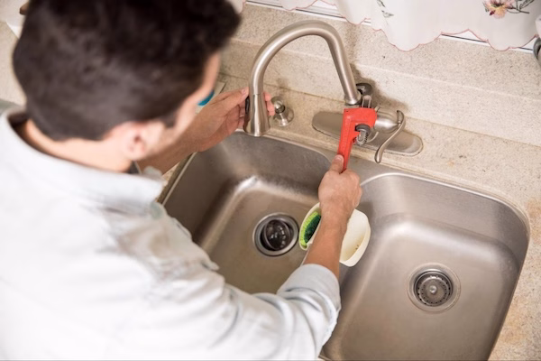 Cách kiểm tra đầu vòi nước yếu tại nhà