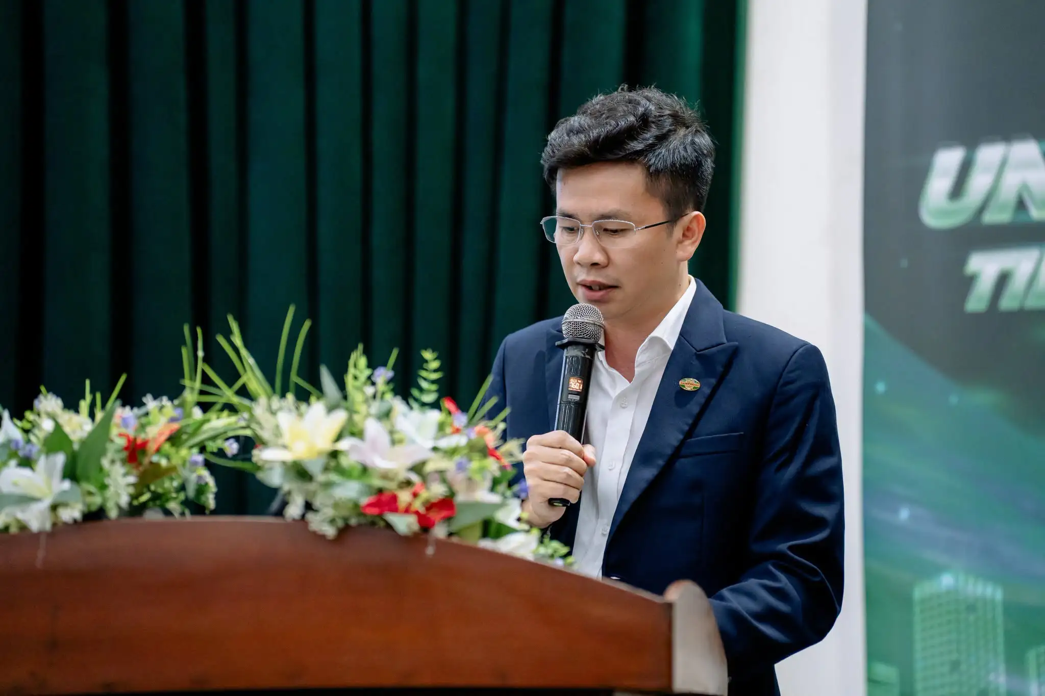 Ông Lê Văn Thu - Giám đốc Kinh doanh Tiền Phong Nam chia sẻ tại chương trình.