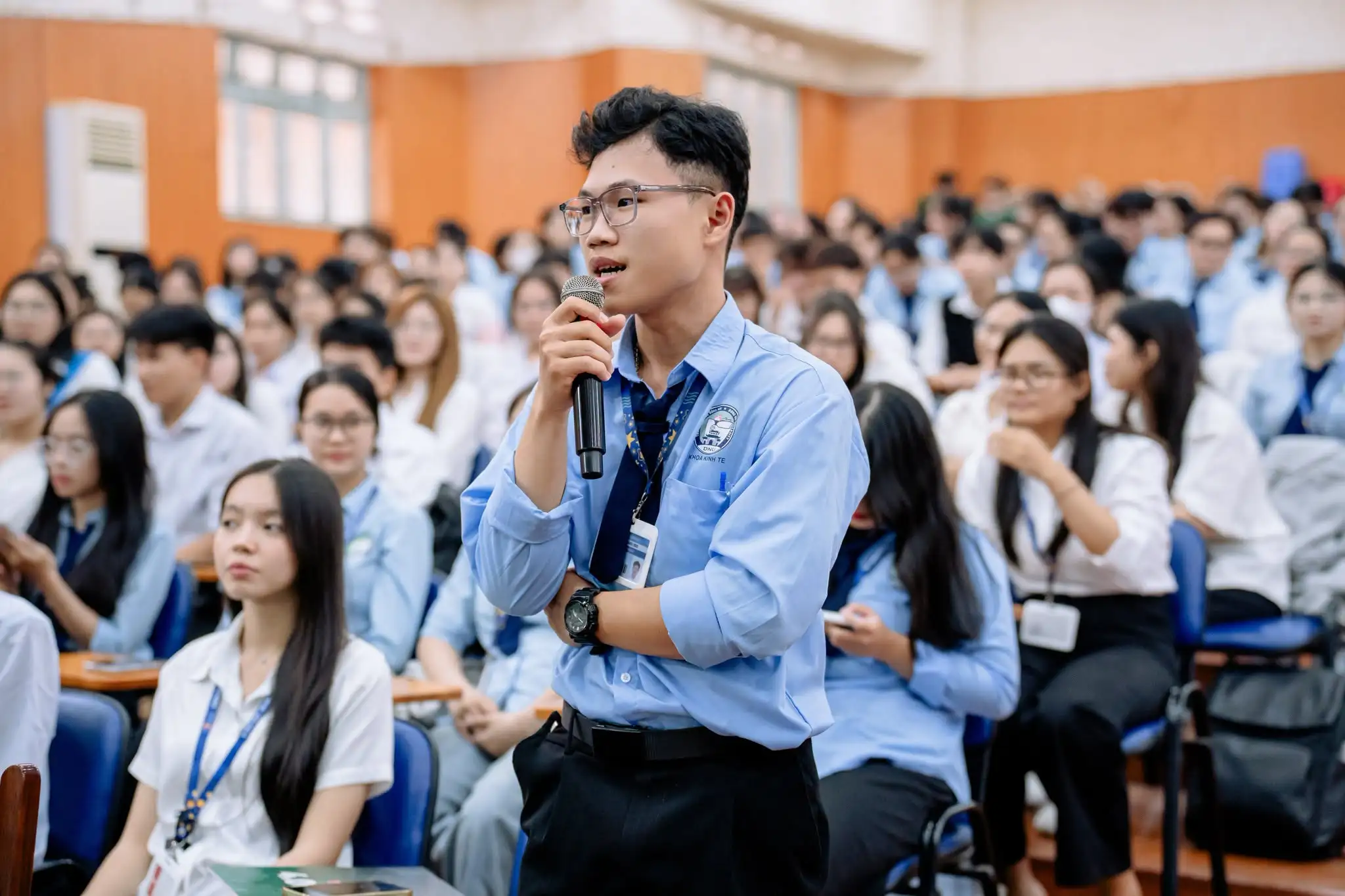 Sinh viên Trường Đại học Đồng Nai hào hứng tham gia Quiz và thể hiện sự tự tin qua từng câu trả lời.