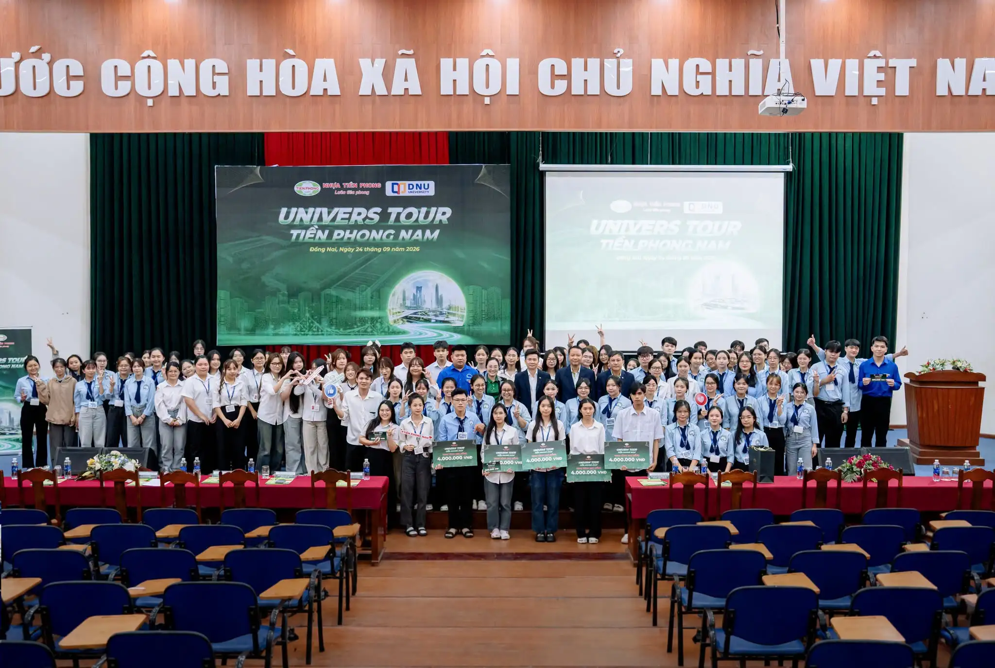 UNIVERS TOUR TIỀN PHONG NAM KẾT NỐI MARKETING XANH CÙNG SINH VIÊN TRƯỜNG ĐẠI HỌC ĐỒNG NAI