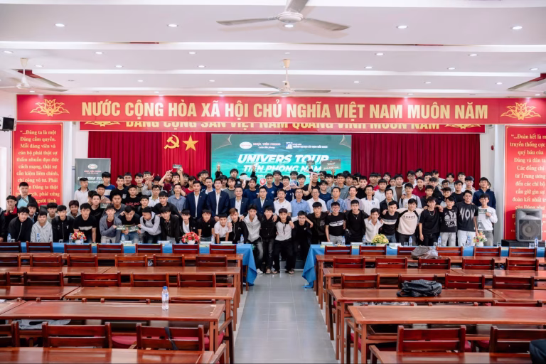 Univers Tour Tiền Phong Nam tại Trường Đại học Xây dựng Miền Trung mang đến cho sinh viên Khoa Xây dựng cơ hội tiếp cận những vấn đề chuyên môn gắn liền với ngành học
